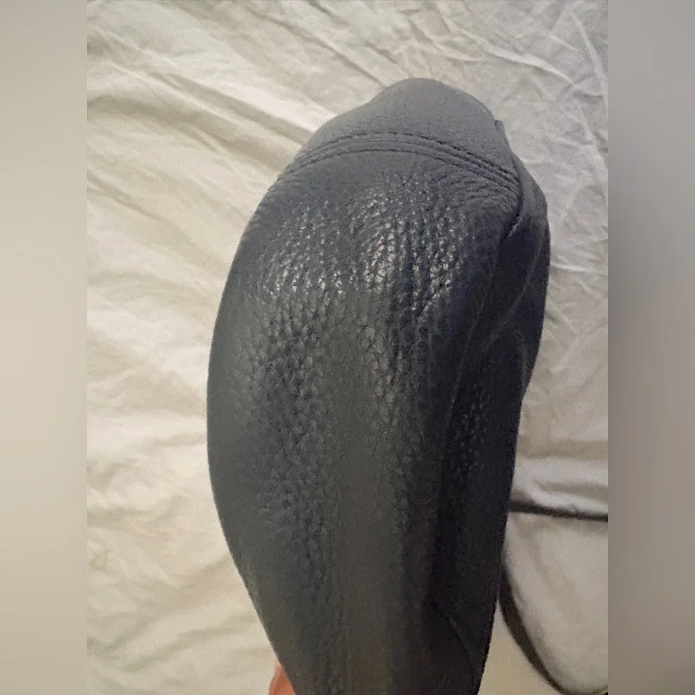 Michael Kors Navy Pebbled Leather Crossbody Authentic MK Tassel Gold Chain Strap - Picture 10 of 12